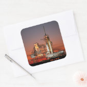 Rode lucht bij de lancering van Spaceshuttle Atlan Vierkante Sticker (Envelop)