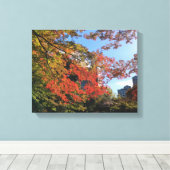 Rode Mapels in Japanse tuin Canvas Afdruk (Insitu (Houten vloer))