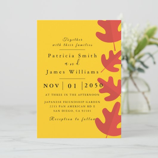 Rode Maple Leaf Wedding Uitnodiging (Staand voorkant)