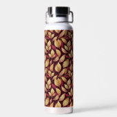 Rode Maroon Gouden Glitter Herfstbladeren Patroon Waterfles (Achterkant)