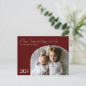 Rode moderne Boho Chic-boog Kerstkaart   Feestdagenkaart (Staand voorkant)