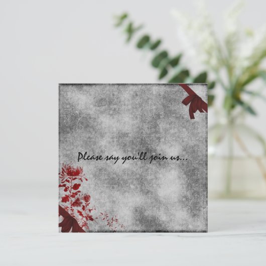 Rode Moeders Gotische Grunge Uitnodiging (Staand voorkant)