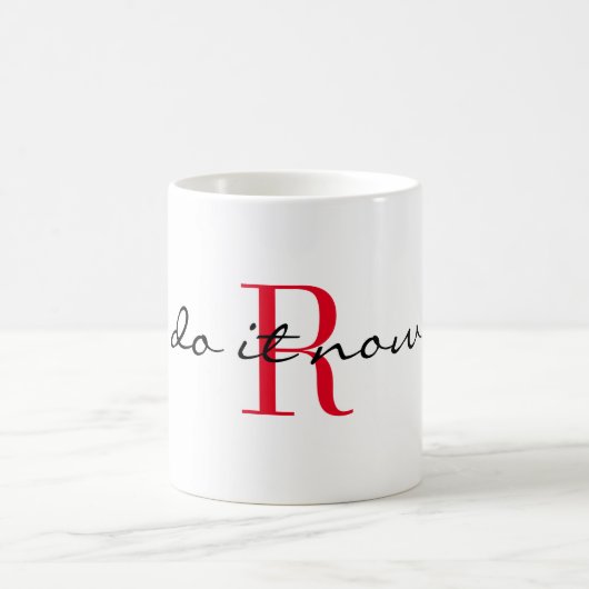 Rode Monogram Initiaal 'doe het nu' Design 11oz Koffiemok (Center)