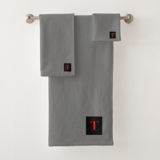 RODE MONOGRAM INITIAAL T OP GRAY BATH TOWEL SET BAD HANDDOEK (Insitu)