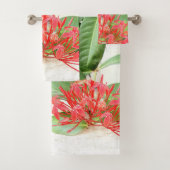 Rode Oerwoud Geranium Oasis Badhanddoek Set Bad Handdoek (Insitu)