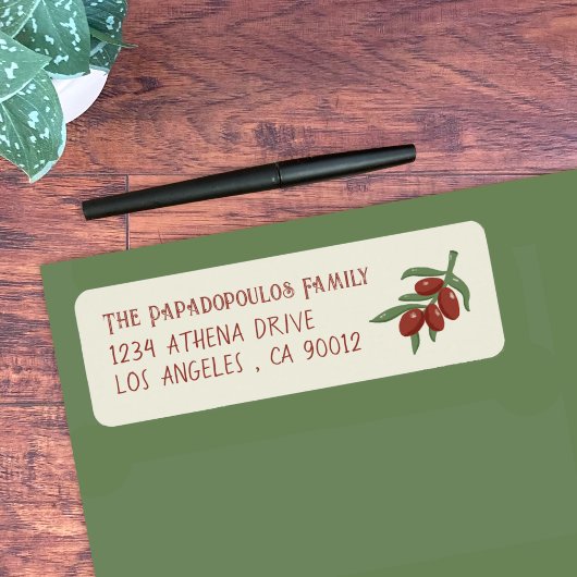 Rode olijven op een filiaal geel retour adreslabel etiket