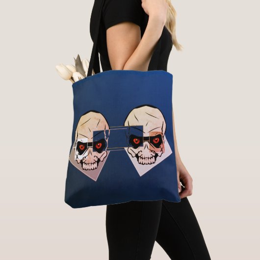 Rode oogschedel en blauwe achtergrond tote bag (Dichtbij)