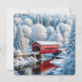 Rode overdekte kerstbrug in het winterbos feestdagenkaart (Voorkant)