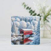 Rode overdekte kerstbrug in het winterbos feestdagenkaart (Staand voorkant)