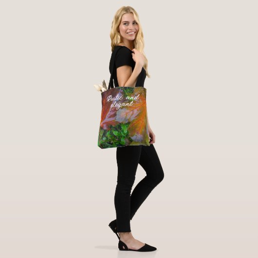 Rode paardenbladeren tote bag (Op model)
