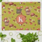 Rode Paddenstoelen Patroon Monogram Initiaal Theedoek (Gevouwen)