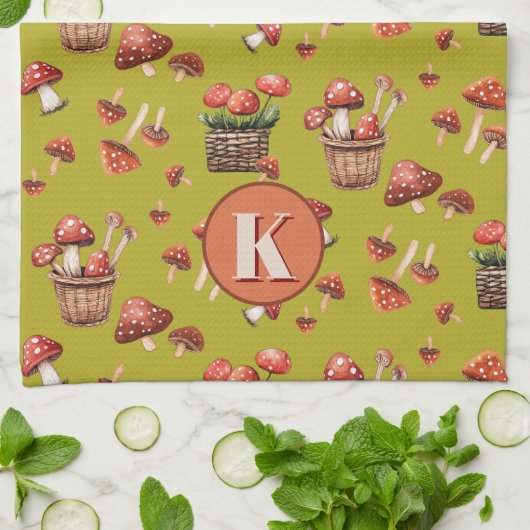 Rode Paddenstoelen Patroon Monogram Initiaal Theedoek (Gevouwen)