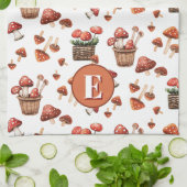 Rode Paddenstoelen Patroon Monogram Initiaal Theedoek (Gevouwen)