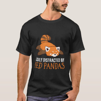 Rode Panda-liefde gemakkelijk verstoord door rode  T-shirt