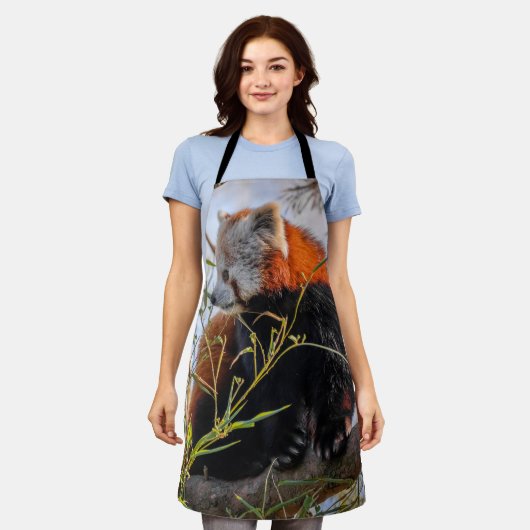 Rode panda schort (Gedragen)