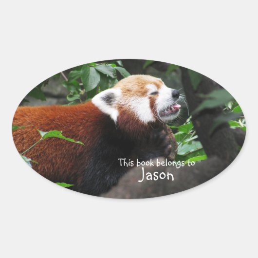 Rode Panda steekt zijn tong uit Ovale Sticker (Voorkant)