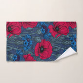 Rode papaver en blauwe cornbloemen op blauw bad handdoek (Handdoek)