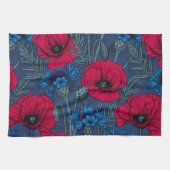 Rode papaver en blauwe cornbloemen op blauw theedoek (Horizontaal)