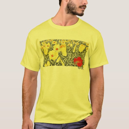 Rode papaver in een papaverwei. t-shirt (Voorkant)