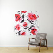 Rode papaver op een witte achtergrond met grijze s wandkleed (In situ)