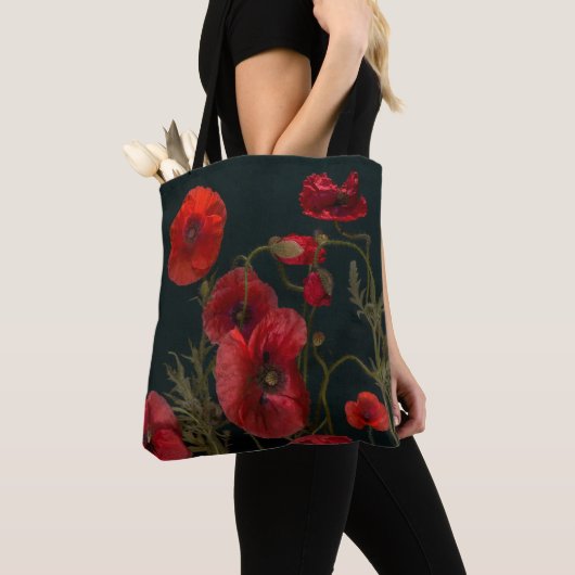 Rode papaver op zwart tote bag (Dichtbij)