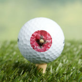 rode papaverbloem Macro Golfbal Golfballen (Insitu Shirt)