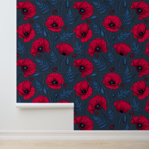 Rode papavers en ladybugs op donkerblauw behang