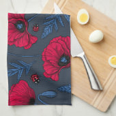 Rode papavers en ladybugs op donkerblauw theedoek (Quarter Fold)