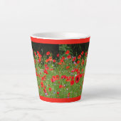Rode papavers veld gesneden. Red Latte Mok (Voorkant)