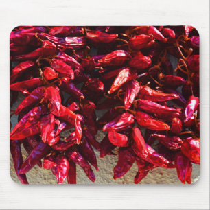 Rode paprika's drogen in de zon in Hongarije Muismat