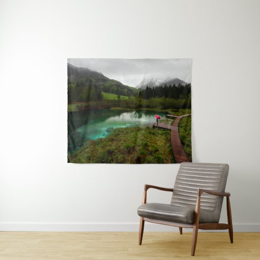 Rode paraplu-groen meer wandkleed (In Situ (horizontaal))