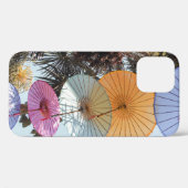 Rode paraplu op groene boom Case-Mate iPhone case (Achterkant (horizontaal))