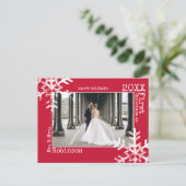 Rode Passen getrouwd eerste kerstfoto Snowflakes Feestdagenkaart (Staand voorkant)