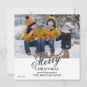 Rode pick-uptruck rijdt in de sneeuw feestdagenkaart (Achterkant)