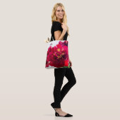 Rode Pioen Tote Bag (Op model)