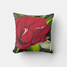 Rode pioenroos bloemen met groene bladeren kussen