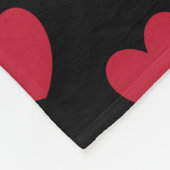 Rode polka harten in zwart fleece deken (Hoek)