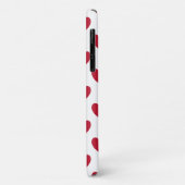 Rode polka harten op wit Case-Mate iPhone case (Achterkant/links)
