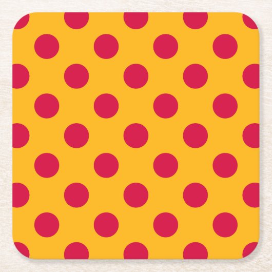 Rode polka-stippen op geel kartonnen onderzetters (Voorkant)