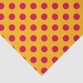 Rode polka-stippen op geel tissuepapier (Detail)