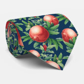 Rode Pomegranaatvruchten en groene bladeren Stropdas (Opgerold)