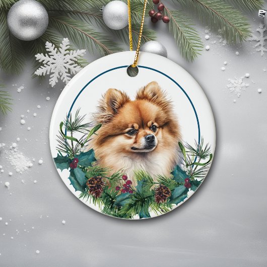 Rode Pommerse Hond Evergreen Berry krans Keramisch Ornament