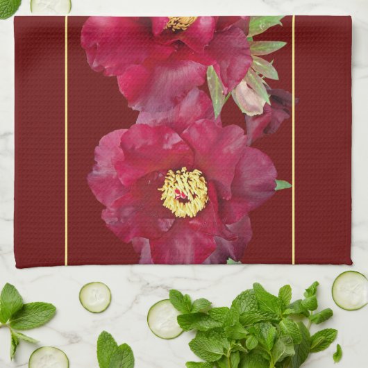 Rode pony met olie op donkere rode achtergrond theedoek (Gevouwen)