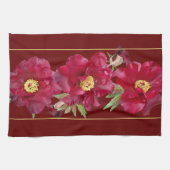 Rode pony met olie op donkere rode achtergrond theedoek (Horizontaal)