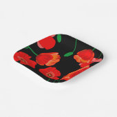 Rode poppies op zwarte achtergrondafbeelding papieren bordje (Gebogen)
