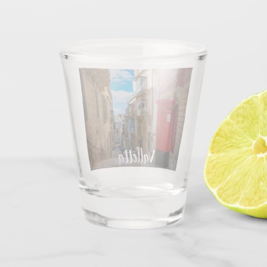 Rode  postbus op Malta Shot Glas (Achterkant)