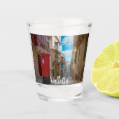 Rode  postbus op Malta Shot Glas (Voorkant)