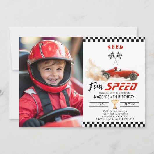 Rode raceauto heeft vier snelheden nodig 4e verjaa kaart (Voorkant)