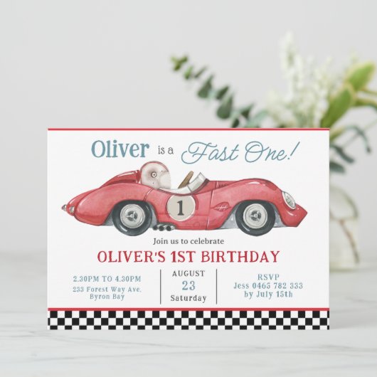 Rode raceauto snel één 1e verjaardagsfeestje kaart (Staand voorkant)