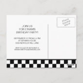 Rode raceauto zwart wit geruit 2e verjaardag briefkaart (Achterkant)